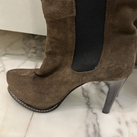 Made In Italy Pure Suede classy Leather Knee high Boots with 4.5 inch heel!NWOT! - Picture 8 of 12